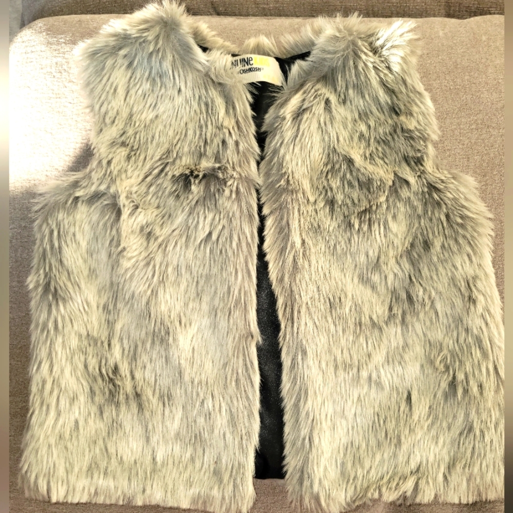 Kids Osh Kosh faux fur vest 4t-5t